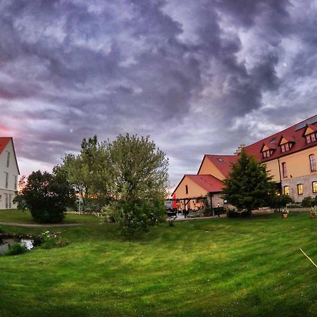 Hotel Und Restaurant Rittergut Kreipitzsch ナウムブルク エクステリア 写真
