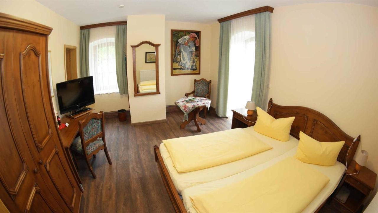 Hotel Und Restaurant Rittergut Kreipitzsch ナウムブルク エクステリア 写真