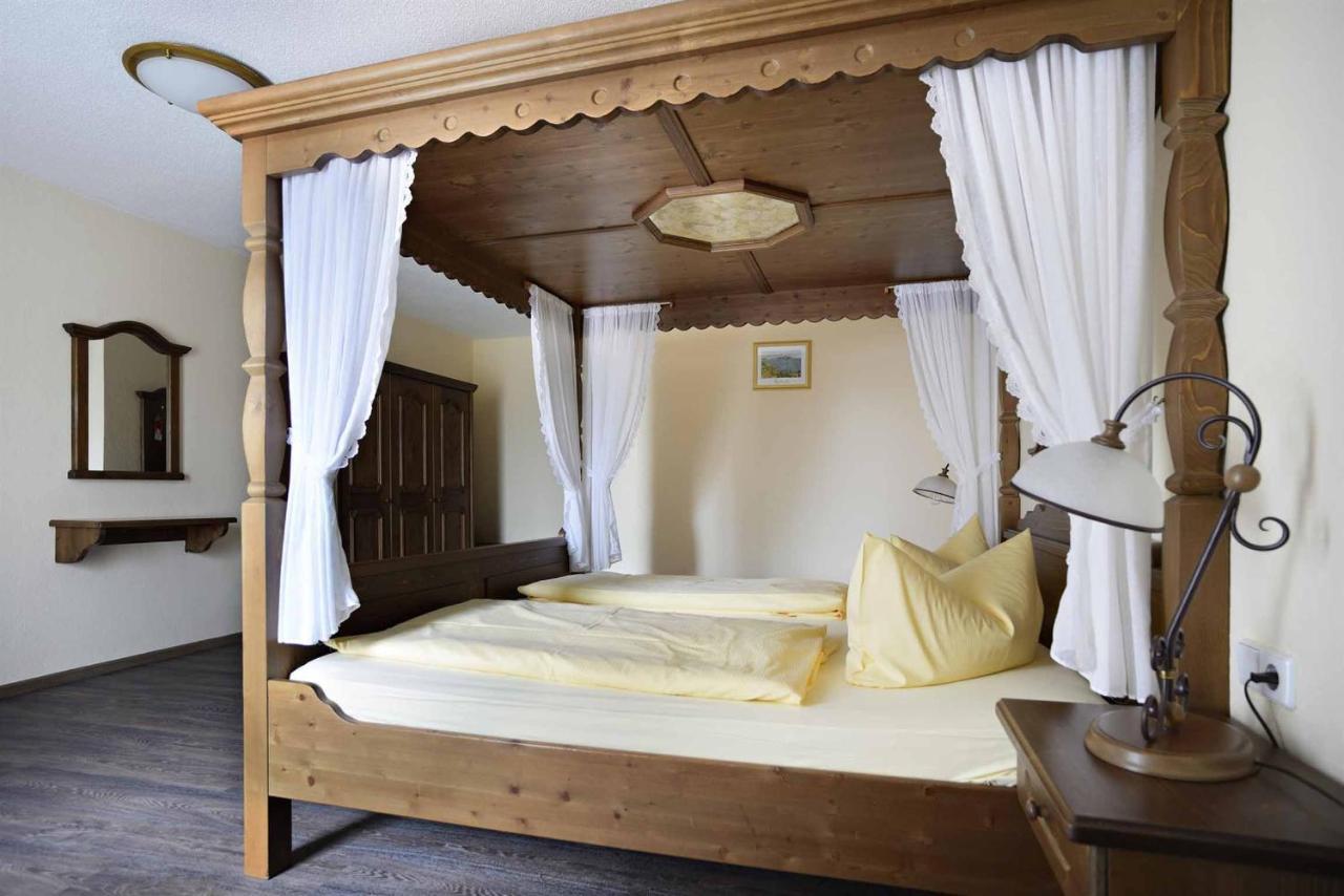 Hotel Und Restaurant Rittergut Kreipitzsch ナウムブルク エクステリア 写真