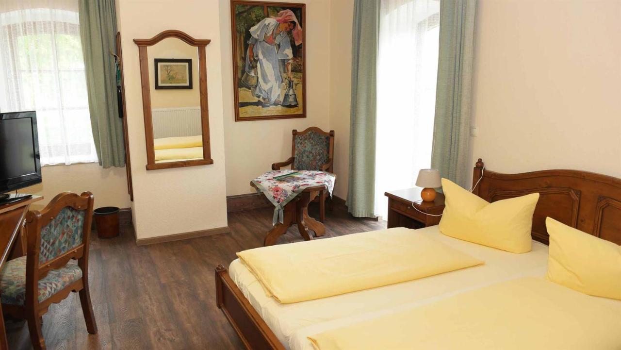 Hotel Und Restaurant Rittergut Kreipitzsch ナウムブルク エクステリア 写真